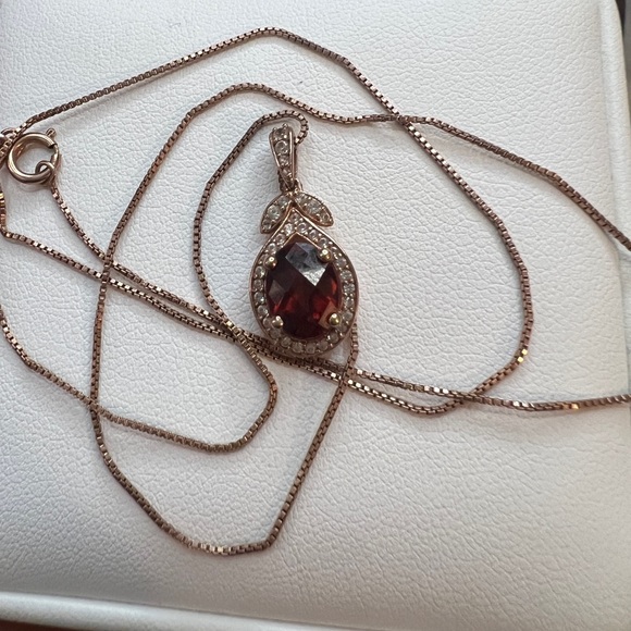 Garnet flower necklace - Picture 1 of 4